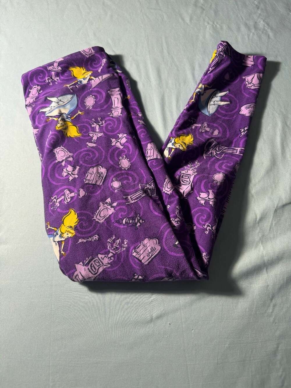 Lularoe Leggings One Size Alice in Wonderland Purple